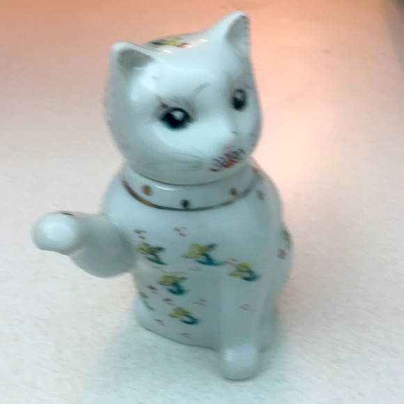 A cat teapot - Picture 1 of 1